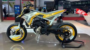 TVS Apache RTX 300 Adventure 2025