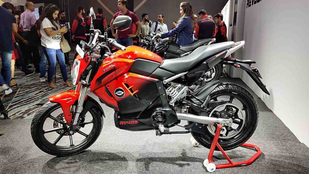 Revolt RV 450 2025