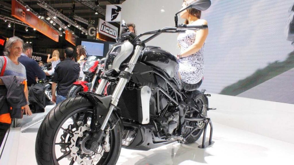 Benelli 402S 2025